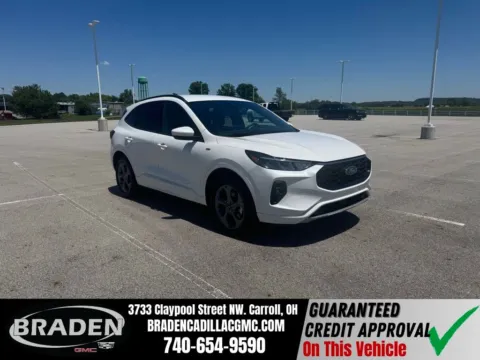 White 2024 Ford Escape Hybrid ST-Line Select for sale in Carroll, OH