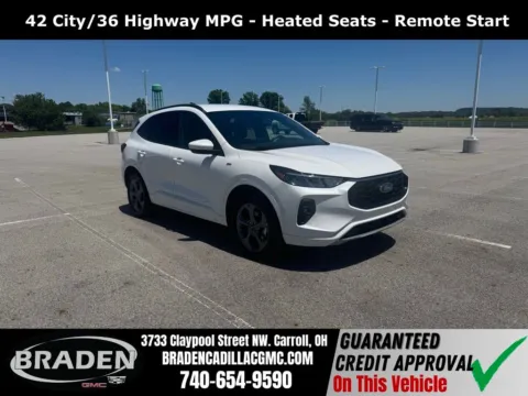 White 2024 Ford Escape Hybrid ST-Line Select for sale in Carroll, OH