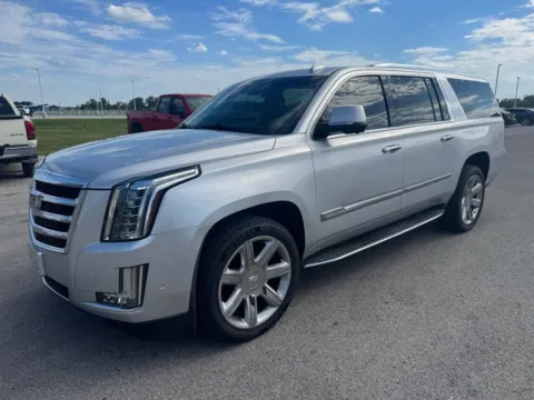 Another view of 2019 Cadillac Escalade ESV Luxury for sale in Carroll, OH at Braden Cadillac GMC