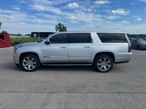 More photos of 2019 Cadillac Escalade ESV Luxury at Braden Cadillac GMC, OH