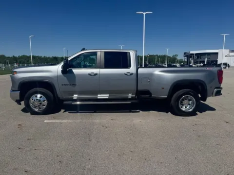 More photos of 2026 Chevrolet Silverado 3500HD LT at Braden Cadillac GMC, OH