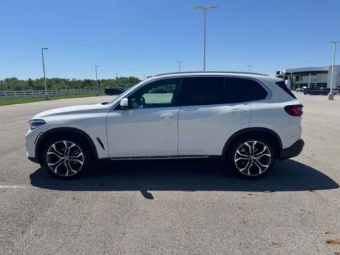 More photos of 2022 BMW X5 xDrive40i at Braden Cadillac GMC, OH