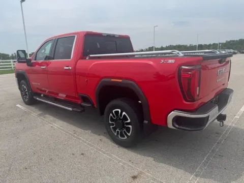 More photos of 2020 GMC Sierra 2500HD SLT at Braden Cadillac GMC, OH