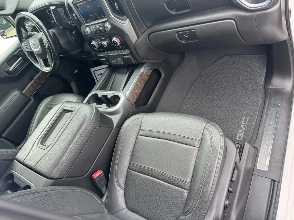 GMC Sierra photo 15