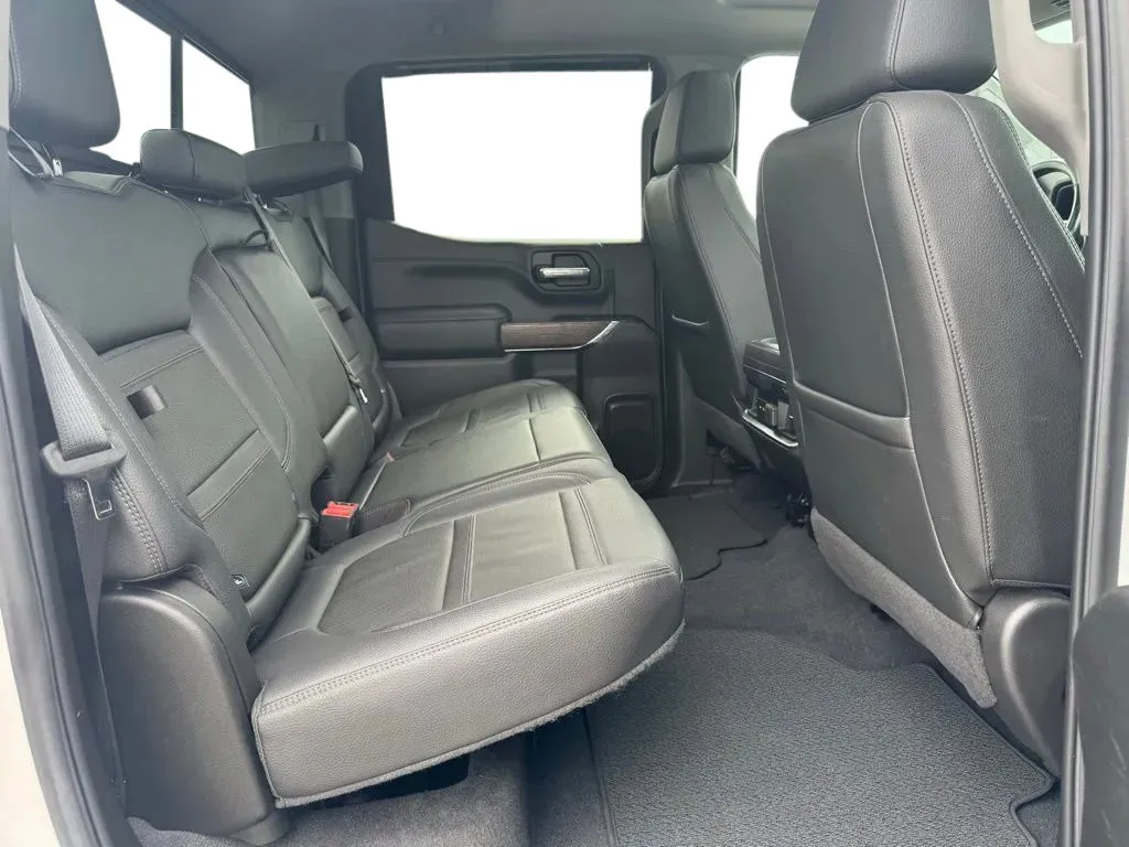 GMC Sierra photo 17