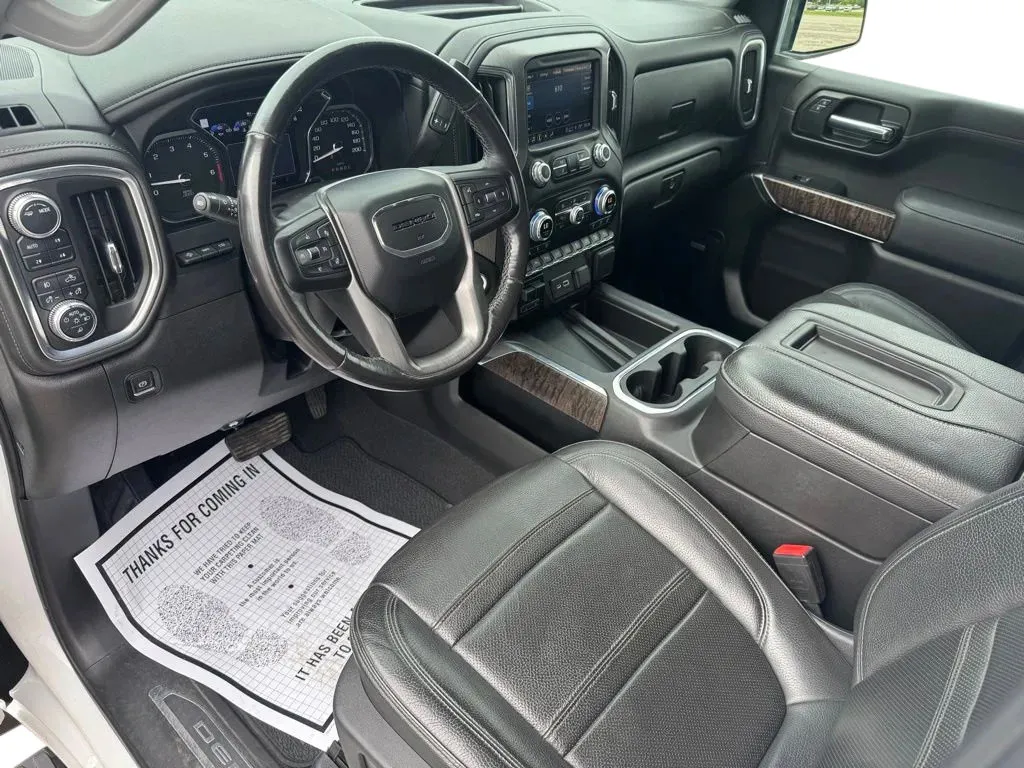 GMC Sierra photo 10