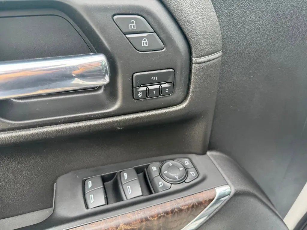 GMC Sierra photo 13