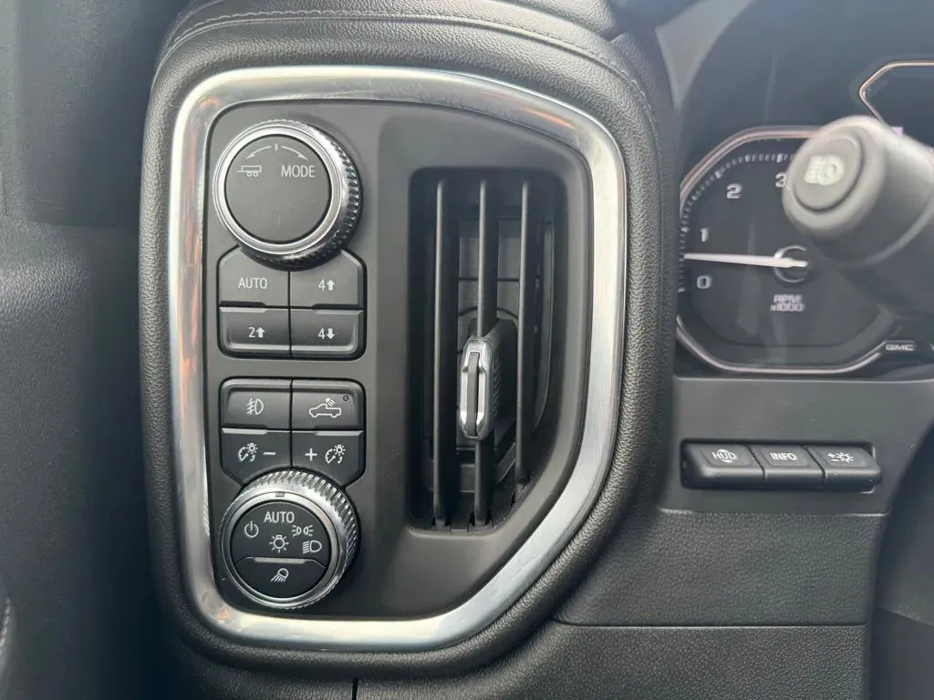 GMC Sierra photo 23