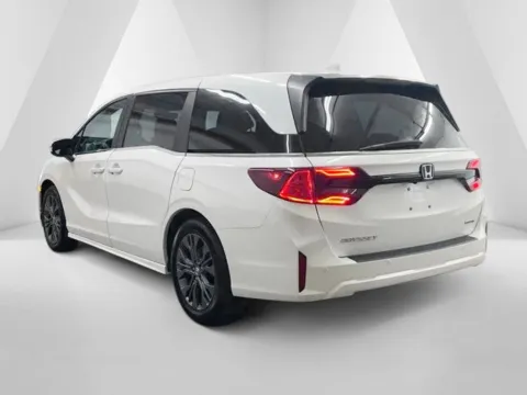 More photos of 2025 Honda Odyssey Touring at Braden Cadillac GMC, OH