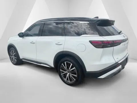 More photos of 2023 INFINITI QX60 Autograph at Braden Cadillac GMC, OH