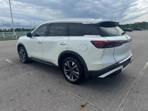 More photos of 2023 INFINITI QX60 LUXE at Braden Cadillac GMC, OH