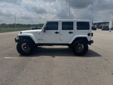 More photos of 2015 Jeep Wrangler Unlimited Sahara at Braden Cadillac GMC, OH