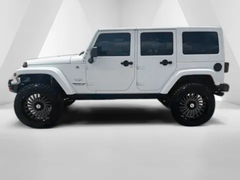 More photos of 2015 Jeep Wrangler Unlimited Sahara at Braden Cadillac GMC, OH