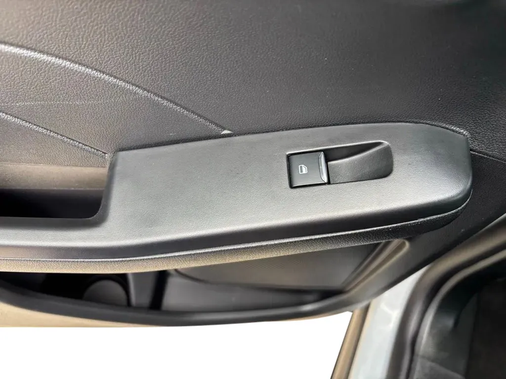 Ford Escape photo 22