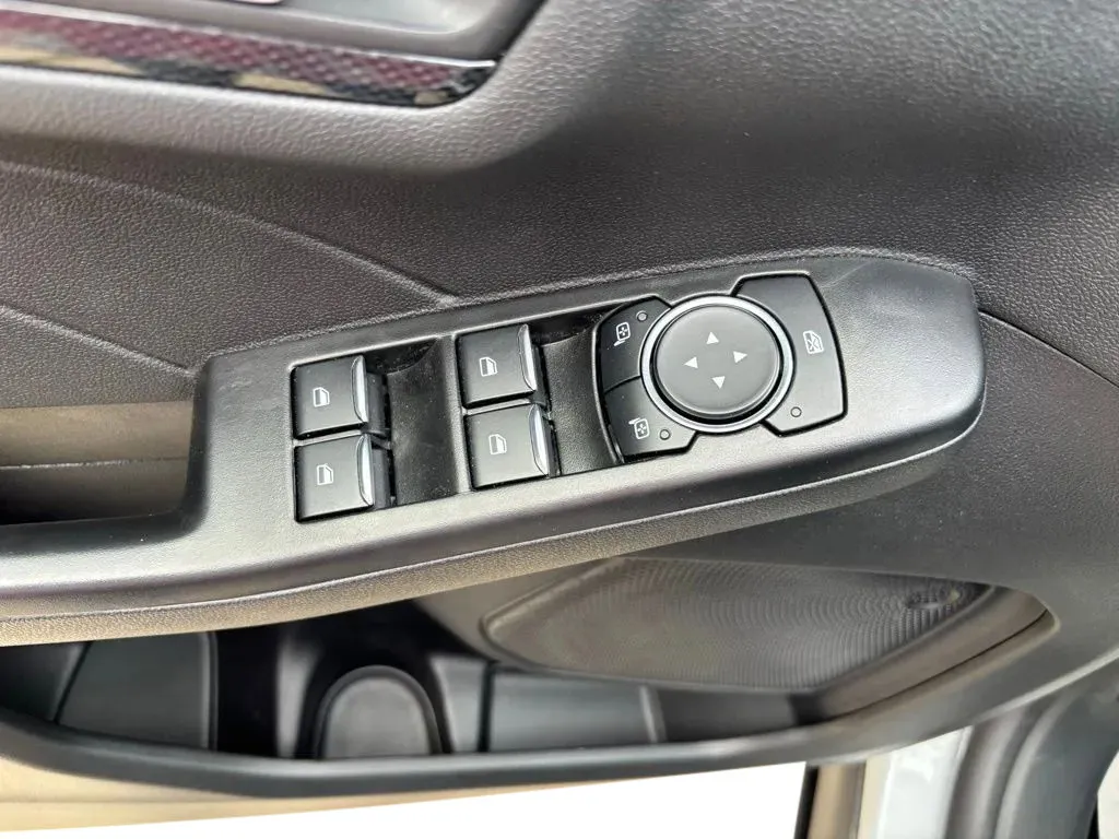 Ford Escape photo 19