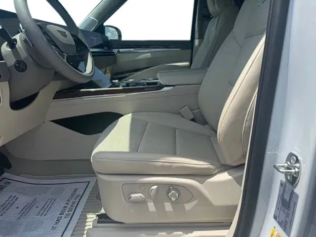 2026 Cadillac Escalade Platinum Luxury - Photo 9