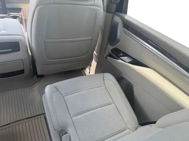 2026 Cadillac Escalade Platinum Luxury - Photo 22