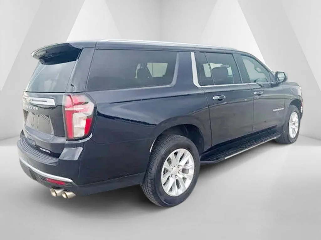Chevrolet Suburban photo 7
