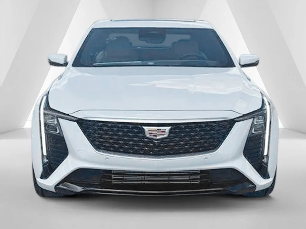Cadillac CT5 photo 2