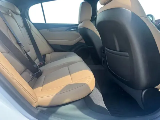 Cadillac CT5 photo 16