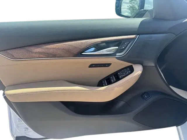 Cadillac CT5 photo 11