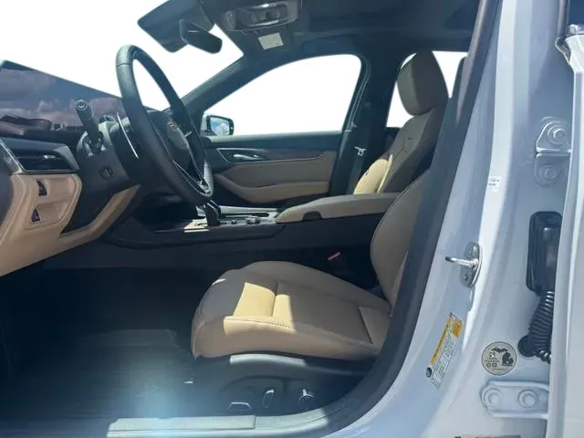 Cadillac CT5 photo 8