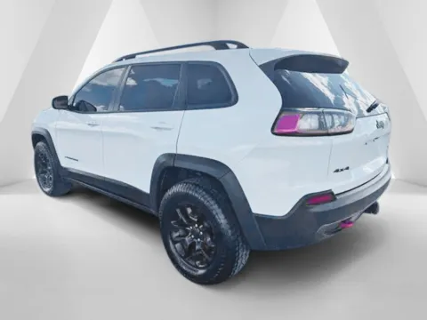 More photos of 2022 Jeep Cherokee Trailhawk at Braden Cadillac GMC, OH