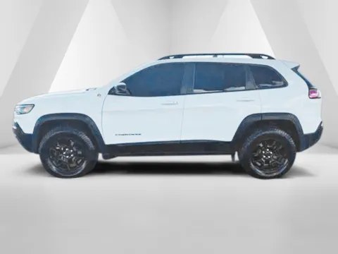 More photos of 2022 Jeep Cherokee Trailhawk at Braden Cadillac GMC, OH