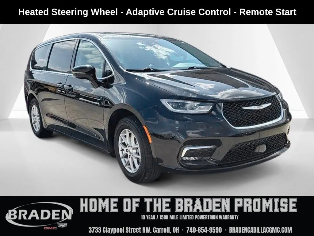 Black 2024 Chrysler Pacifica Touring L for sale in Carroll, OH