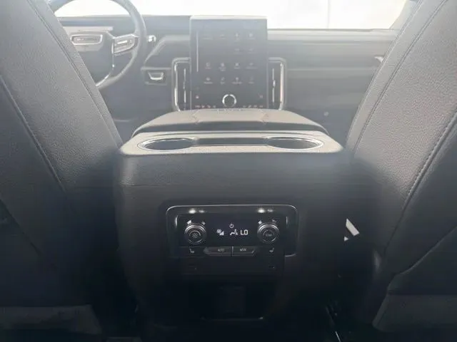 GMC Yukon XL photo 22