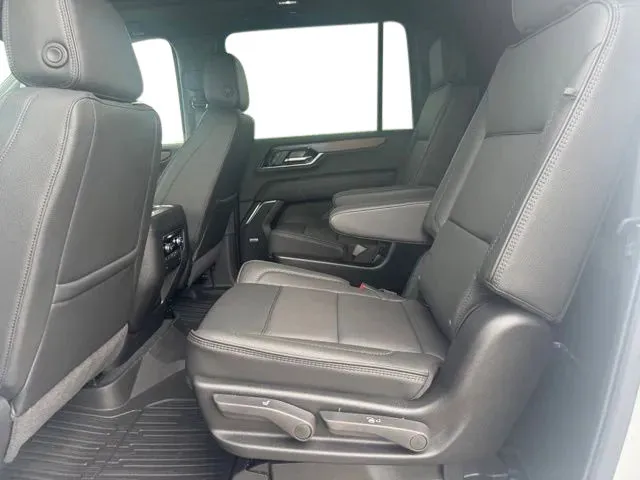 GMC Yukon XL photo 18