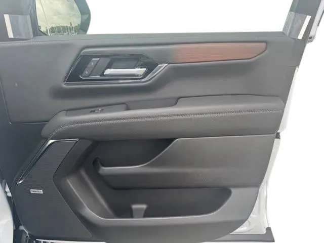 GMC Yukon XL photo 16