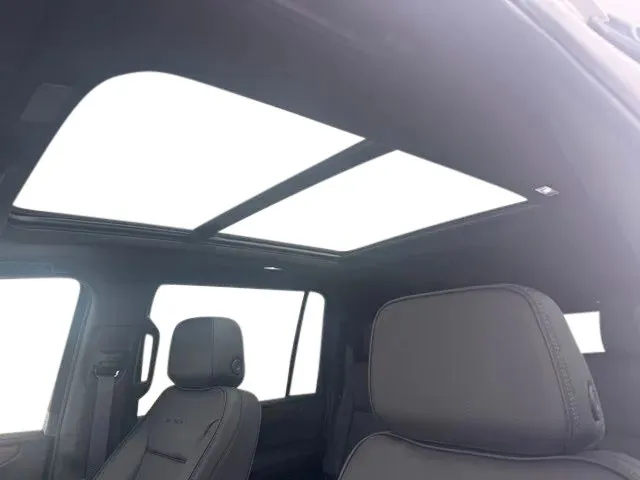 GMC Yukon XL photo 11