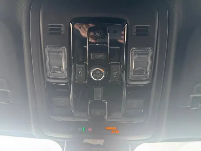 GMC Yukon XL photo 33