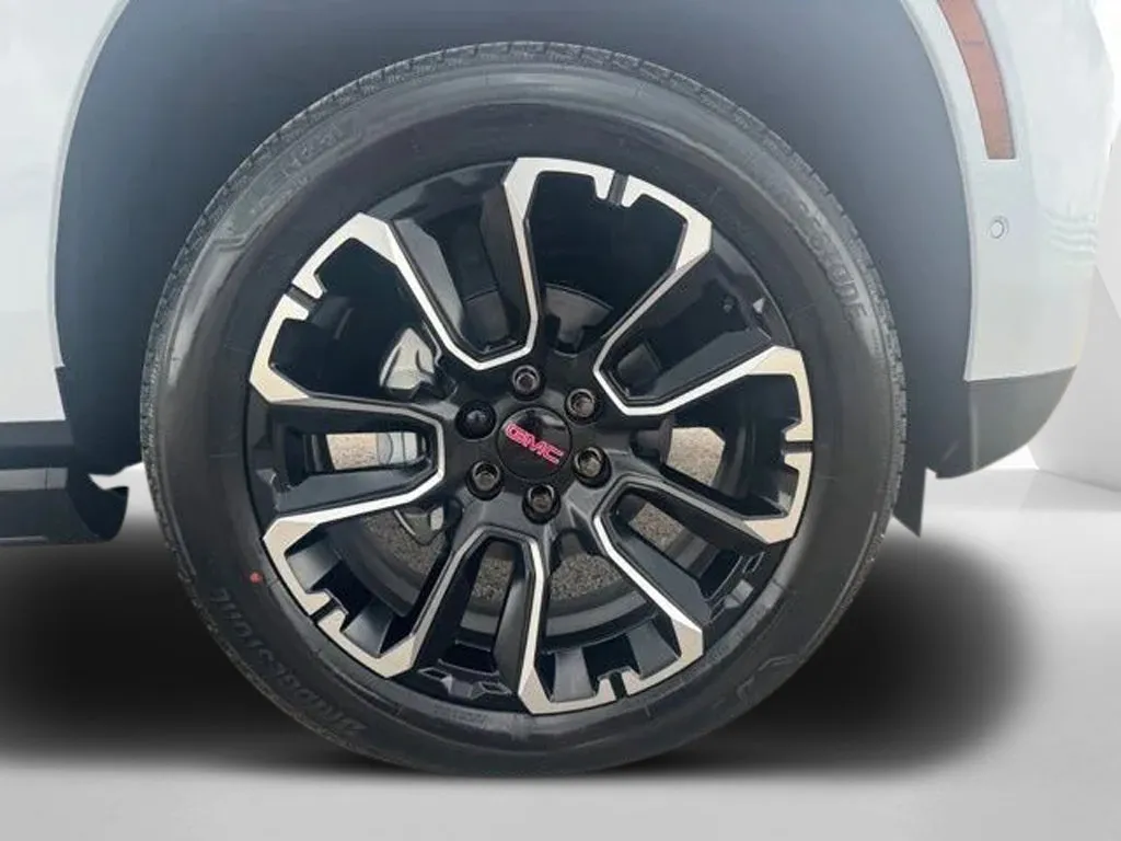 GMC Yukon XL photo 35