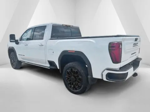 More photos of 2026 GMC Sierra 2500HD Denali Ultimate at Braden Cadillac GMC, OH