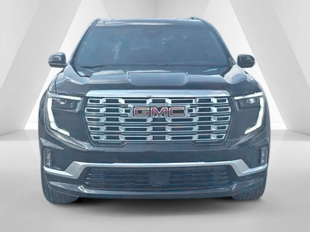 GMC Acadia photo 2