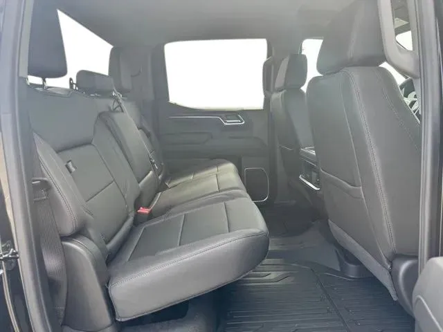 2026 GMC Sierra 1500 SLT - Photo 16