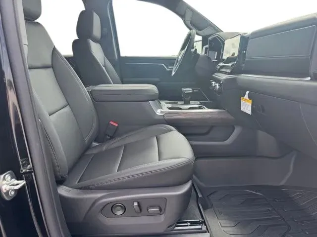 2026 GMC Sierra 1500 SLT - Photo 13
