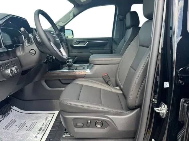 2026 GMC Sierra 1500 SLT - Photo 9