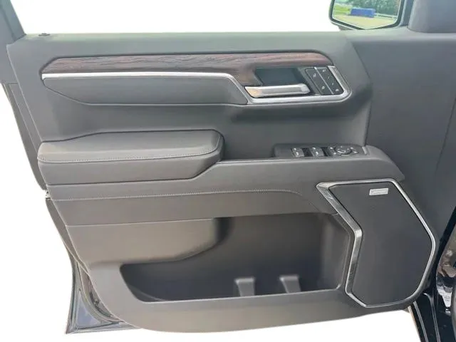 GMC Sierra photo 11