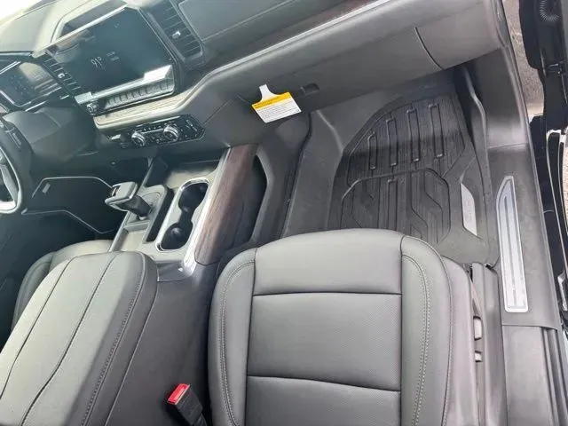 2026 GMC Sierra 1500 SLT - Photo 14
