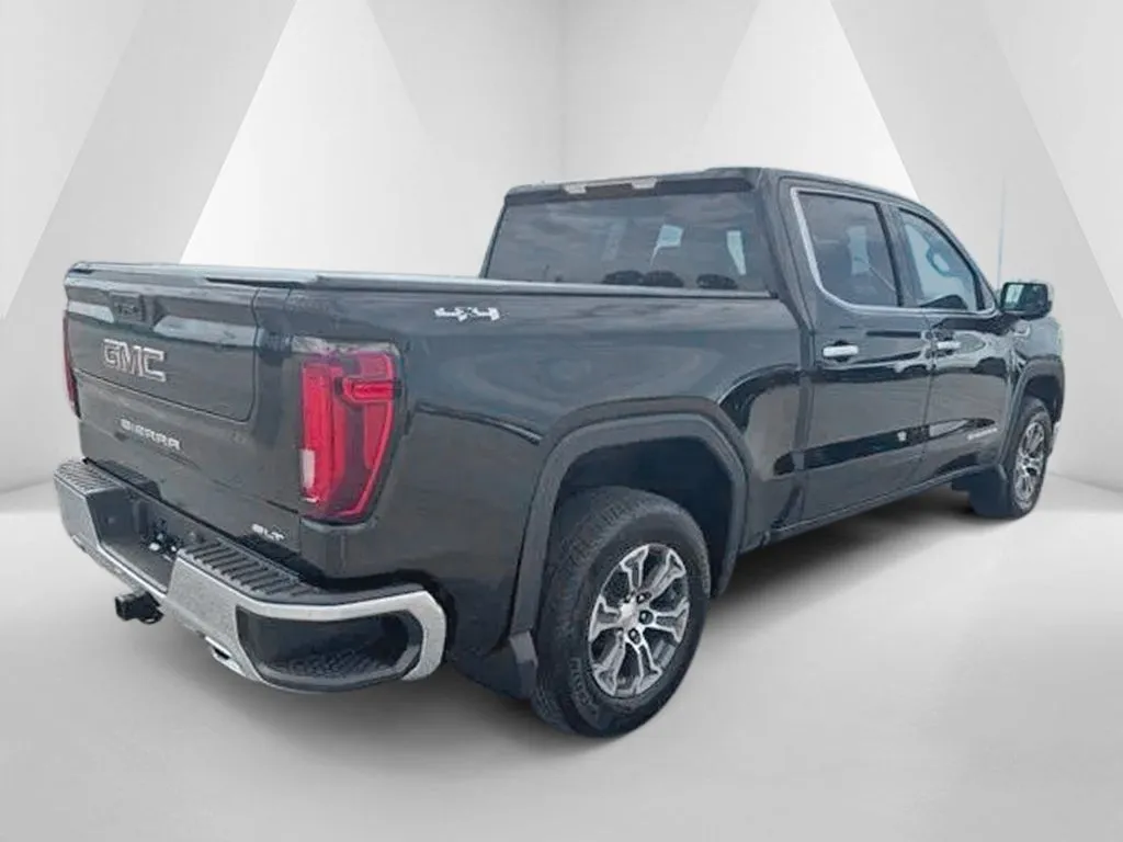 2026 GMC Sierra 1500 SLT - Photo 7