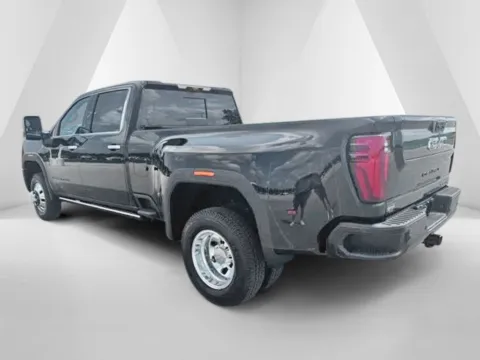 More photos of 2026 GMC Sierra 3500 HD Denali Ultimate at Braden Cadillac GMC, OH