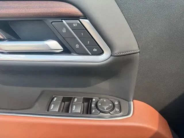GMC Sierra photo 12