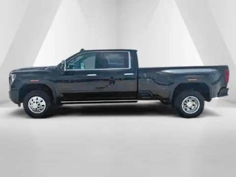 More photos of 2026 GMC Sierra 3500 HD Denali Ultimate at Braden Cadillac GMC, OH
