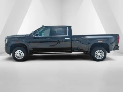 More photos of 2026 GMC Sierra 3500 HD Denali Ultimate at Braden Cadillac GMC, OH