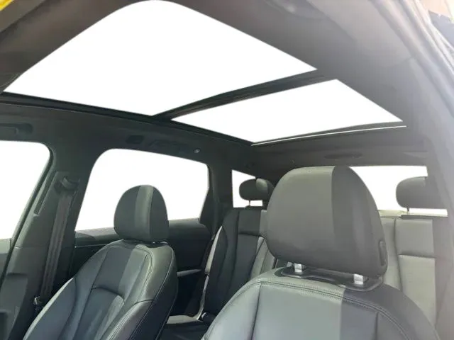 Audi Q7 photo 11