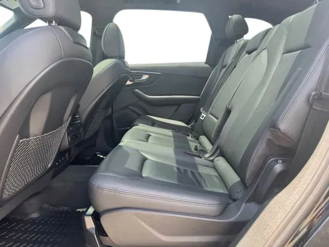 Audi Q7 photo 19