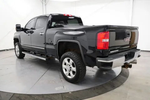 More photos of 2019 GMC Sierra 2500HD SLT at Braden Cadillac GMC, OH